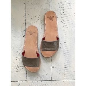 BRAND NEW FREEBIRD sandals